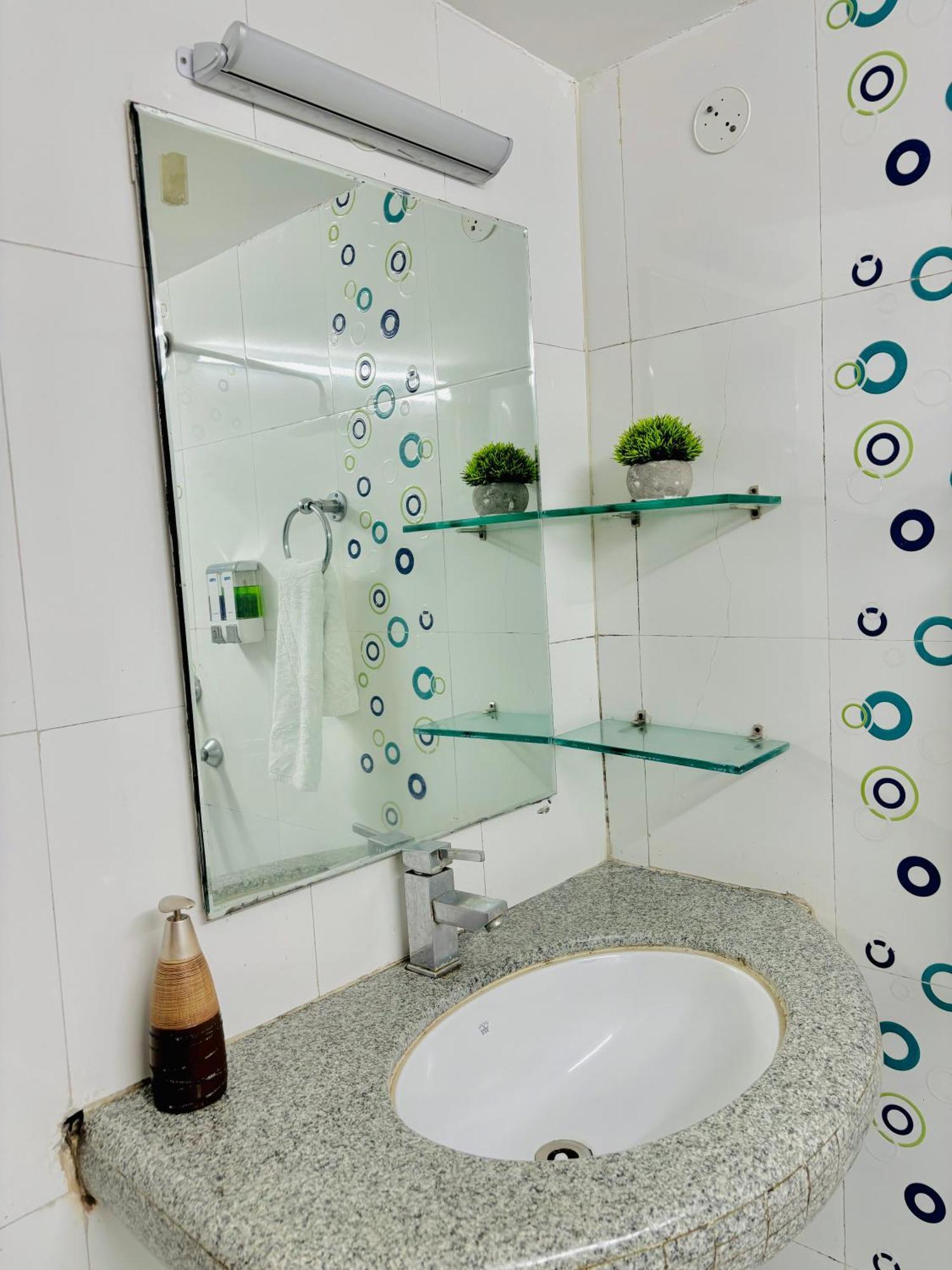 Royal Palms Luxury Service Apartment Нагпур Номер фото